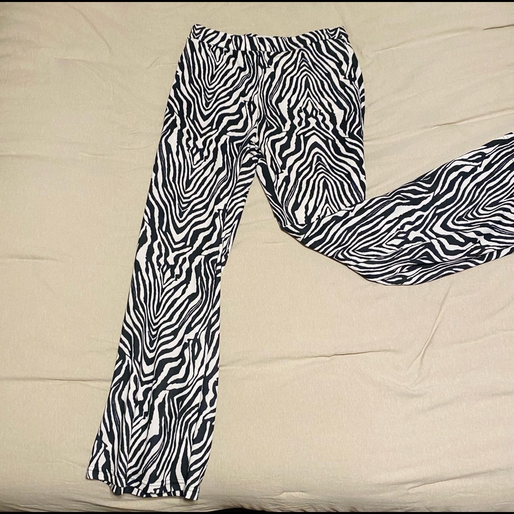 FASHION NOVA// zebra print flare pants// Medium